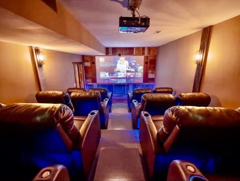 Awesome movie theatre with super comfy leather recliners!!