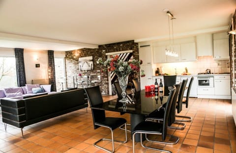 Bungalowpark Landsrade - Vrijstaande bungalow 10 - dining room