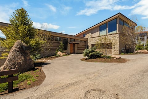 1.0-telluride-monteluce-exterior1