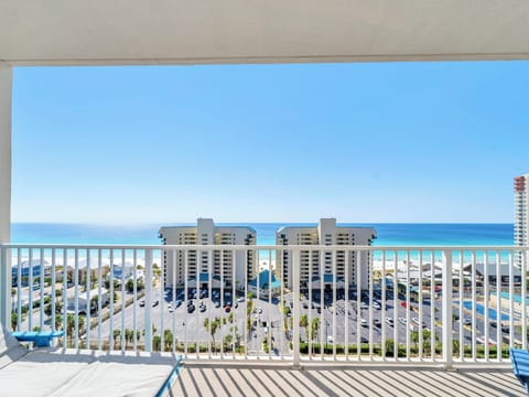 Laketown Wharf 1213 balcony