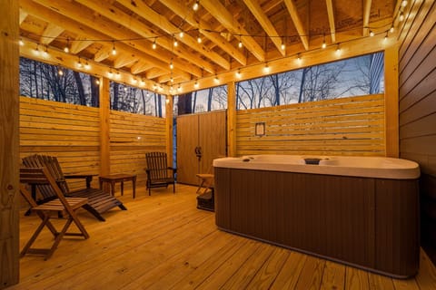 MID Private Hot Tub Terrace with String Lights