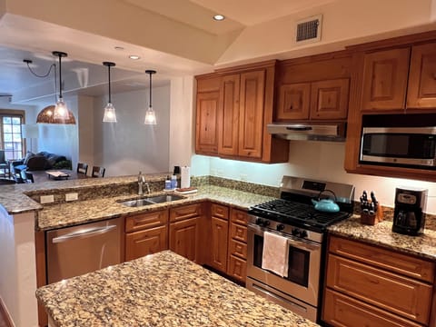 Spacious, fully-equipped kitchen