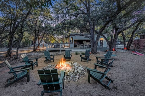 Fire Pit & Clubhouse