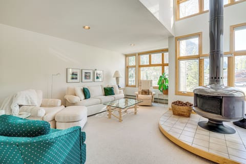 Frisco Vacation Rental | 2BR | 3BA | 1,336 Sq Ft | 15 Steps to Enter