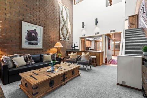Feels like a cabin getaway — spacious, sunny, and effortlessly relaxing.