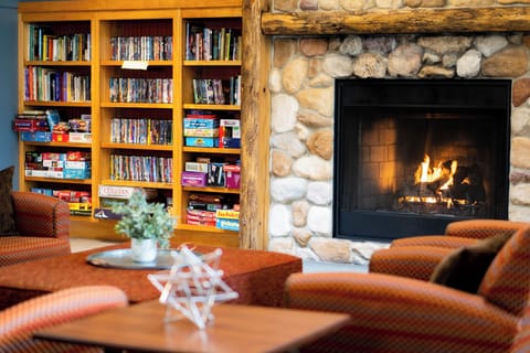 Cozy Lobby ay Pollard Brook
