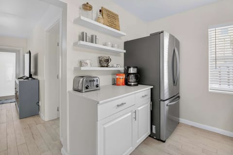 Full kitchen and dining table