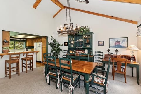 Charming Dining Area