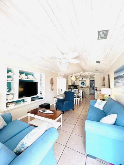 Living/dining/kitchen