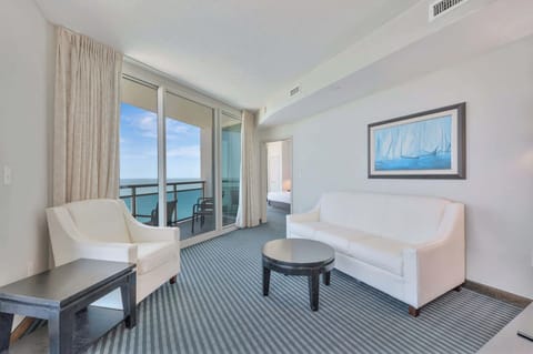 Amazing Living Room, Beautifully Decorated, Stunning Views🌊☀️
