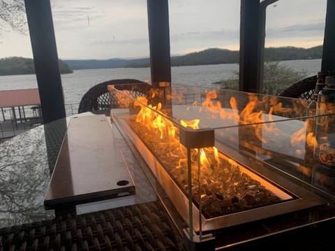 3-Season Lanai with Lake Views and Fire Pot