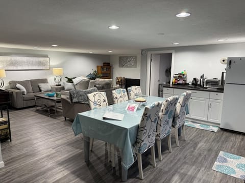 Dining for 6, more chairs avail. Well stocked kitchenette. Cater your dinner? 