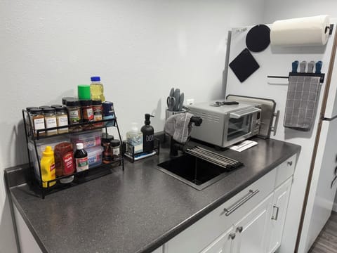 Spices, flour, sugar, am I a cook who loves to make french toast when I travel? 