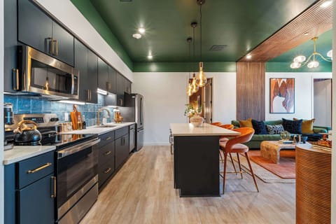 Cook to your hearts desire in this spacious kitchen.