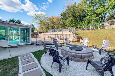 Fredericksburg Vacation Rental | 2BR | 1BA | Steps Required | 1,200 Sq Ft