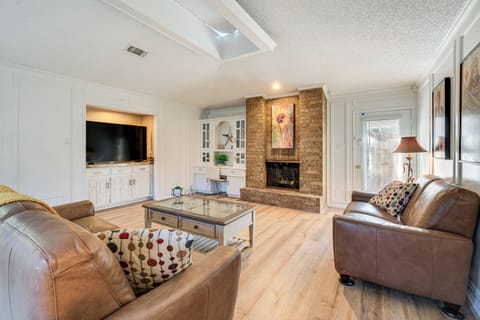 Richardson Vacation Rental | 4BR | 2BA | 1,800 Sq Ft | Step-Free Entry