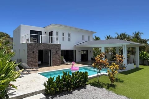 Villa Fab - Main View