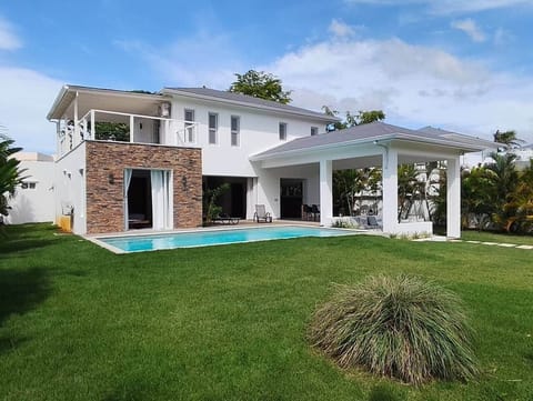 Villa Lyn - General View
