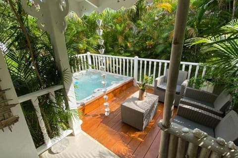 Casa Bruno - Terrace and jacuzzi