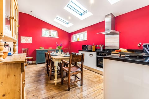 kitchen/breakfast room
