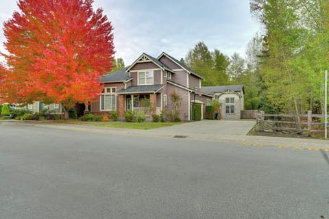 Redmond Vacation Rental | 4BR | 2.5BA | 2,500 Sq Ft | Stairs Required
