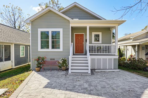 Chestertown Vacation Rental | 2BR | 2BA | 967 Sq Ft | 8 Steps to Enter