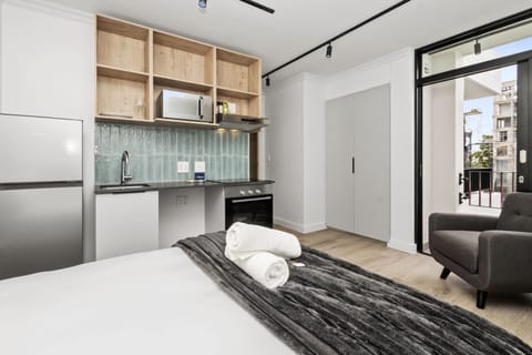 The York Studio Apt – Gym, Work & Modern Comfort (31859)