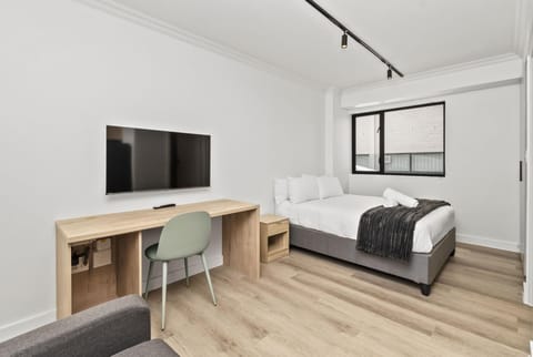 City Studio at The York - with Gym & Wifi (31878)