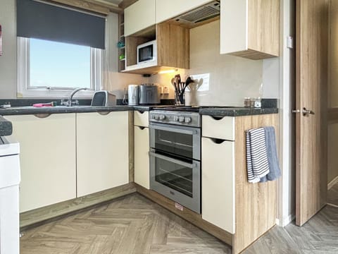 Kitchen | Coastal Bay View, Ayr
