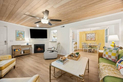 Popping with color and personality, Sunny Day be a comfortable place during your time here.