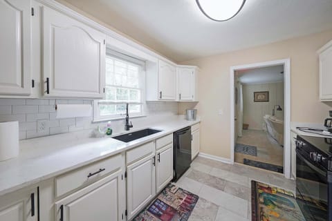 Fully equipped kitchen