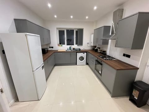 Well equipped large kitchen