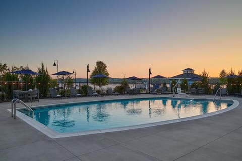 Outdoor pool (Closed from Sep 16, 2025 until May 31, 2026)