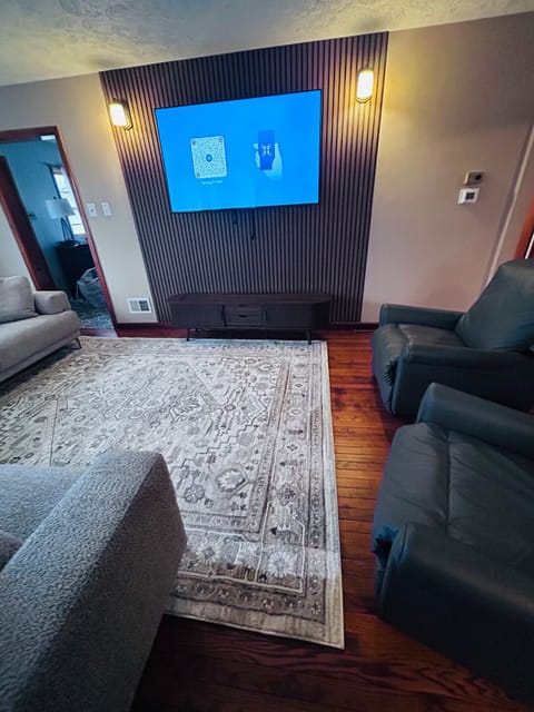 3-bedroom house in serene South Bend! House in Mishawaka