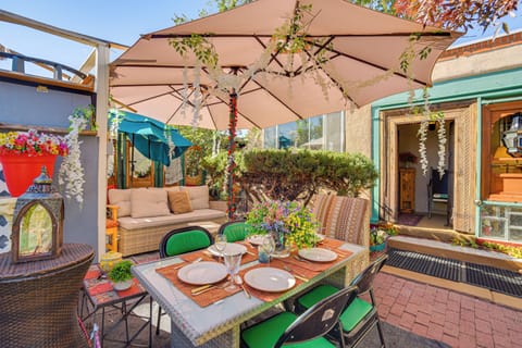 Private Patio | Unique Decor