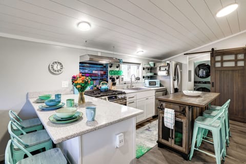 Kitchen | Blender | Toaster | Spices