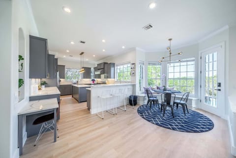 Vacation is all about easy living, and our open-concept layout delivers. It’s spacious, social, and designed for making memories without ever feeling boxed in.