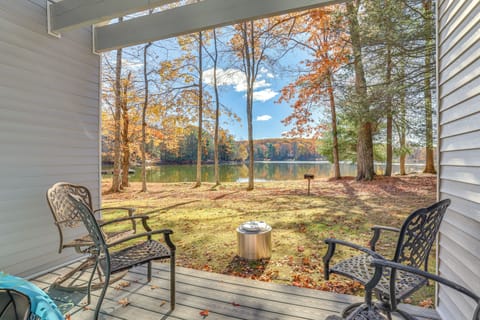 Greentown Vacation Rental | 2BR | 2BA | 1,000 Sq Ft | 3 Steps Required