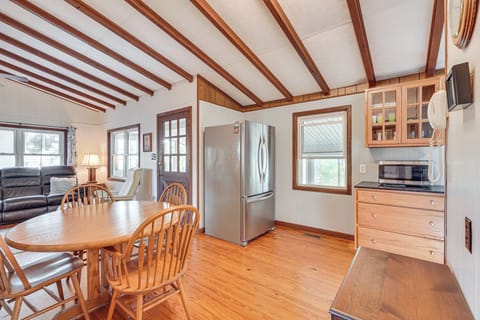 Dining Area | Kitchenette