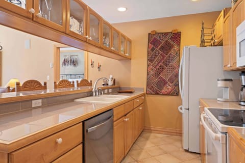 oxfordcourt-206-4266_54881011862_o