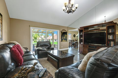 LIVING SPACE REVERSE.jpg mls