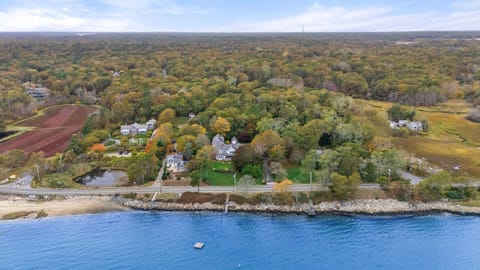 Luxurious 7BR Home by Pleasant Bay, Under 1 Mile to Wequassett Resort.