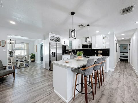 Kitchen Island with 3 bar seats