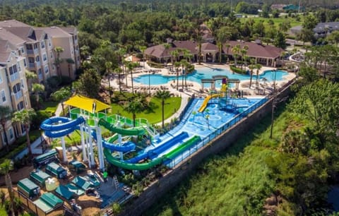 Pool and waterpark!
