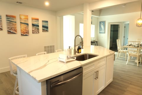 Kitchen Island with Stools