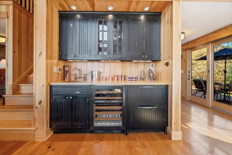 Chic bar nook with premium finishes and modern flair
