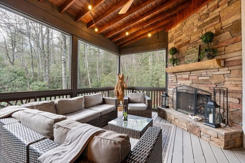 Cozy Lounge | Rustic Charm & Forest Ambiance