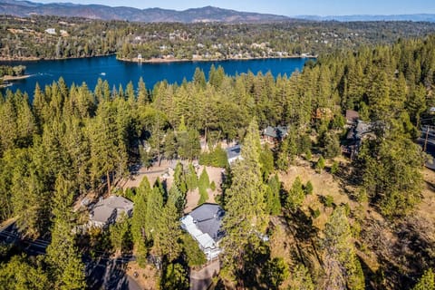 Lakeside Location | Peaceful Forest Setting Near the Water