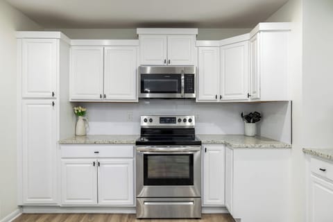 Bright, Fully Equipped Kitchen – Cook, Gather, and Enjoy