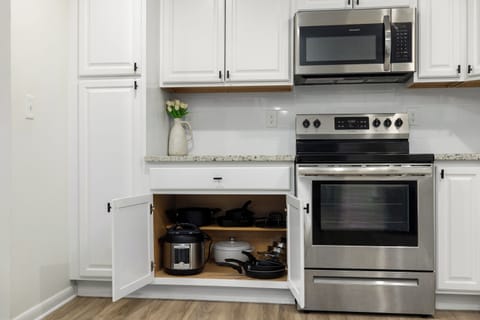 Cook Like Home – From Morning Coffee to Family Dinners